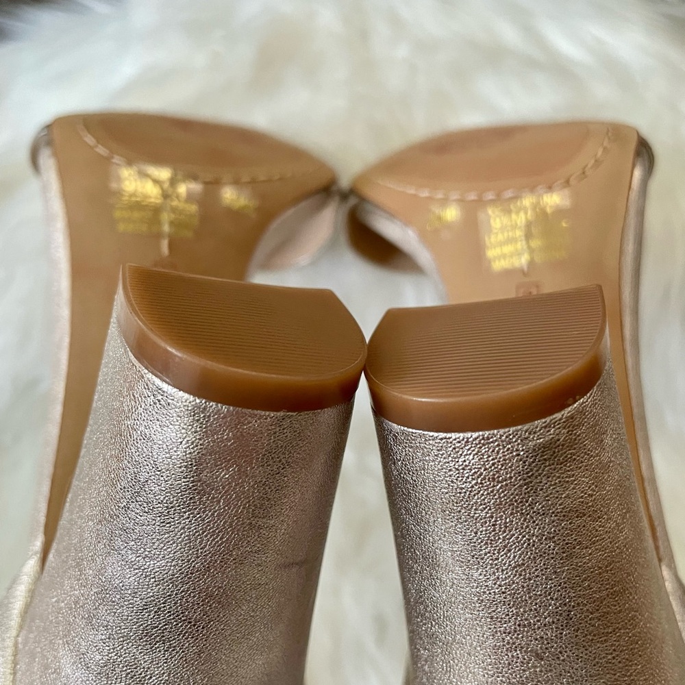 VINCE CAMUTO | Block Heel Pump - Picture 7 of 10